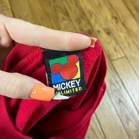 Vintage 90s Mickey Unlimited Disney Mickey Minnie Mouse Red Sweatshirt‎ - Picture 3 of 3